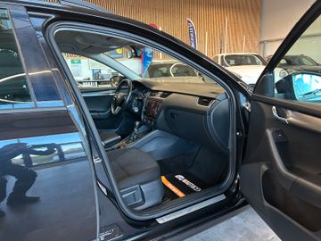 Skoda Octavia Combi Soleil *ACC*NAVI*PDC*SZHZ*APPLE*