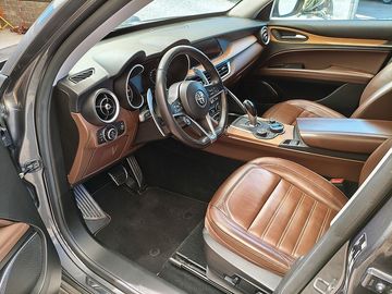 Alfa-Romeo Stelvio - 11
