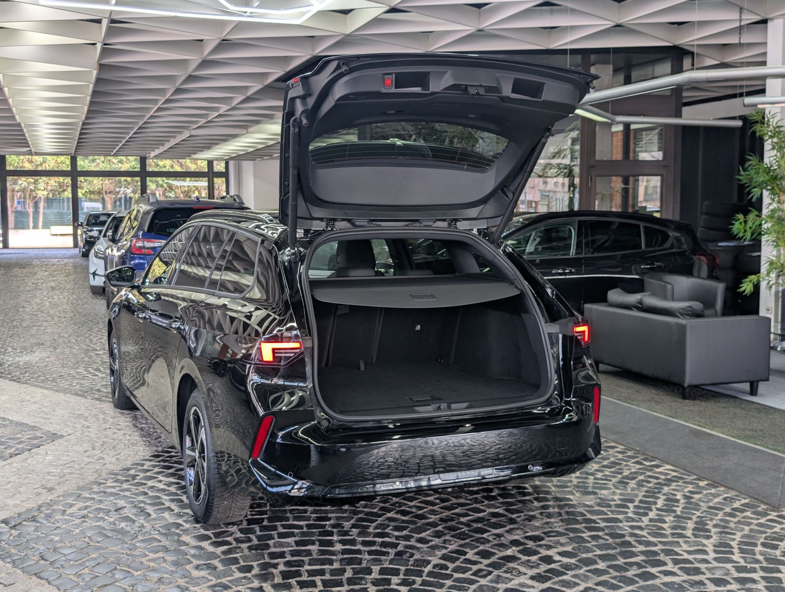 Fahrzeugabbildung Opel Astra ST 1.2T GS AHK*360°KAM*MATRIX*ACC*HuD*PANO