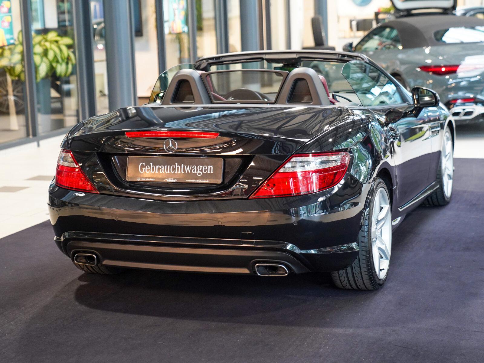 Mercedes-Benz SLK 200 BlueEFFICIENCY Roadster AirscarfAMG Line