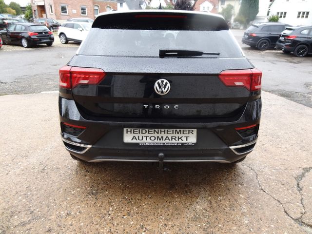 Fahrzeugabbildung Volkswagen T-Roc IQ.DRIVE/1.Hd/AHK/Pano/Navi/Kamera