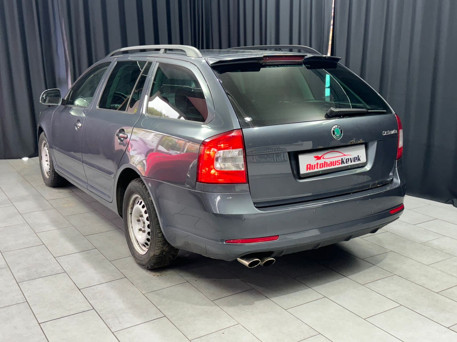 Fahrzeugabbildung SKODA Octavia Combi Sport Edition TÜV 09/2025