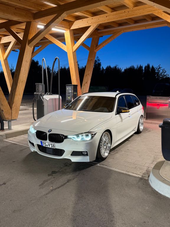Image of BMW 330