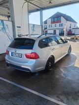 BMW 320i Touring - - BMW 320 aus 2009: Kombi, 320i