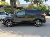 Ford Kuga ST-Line 2.0 TDCi 4X4 R-Kam Pano Navi - gebrauchte Ford SUV & Geländewagen