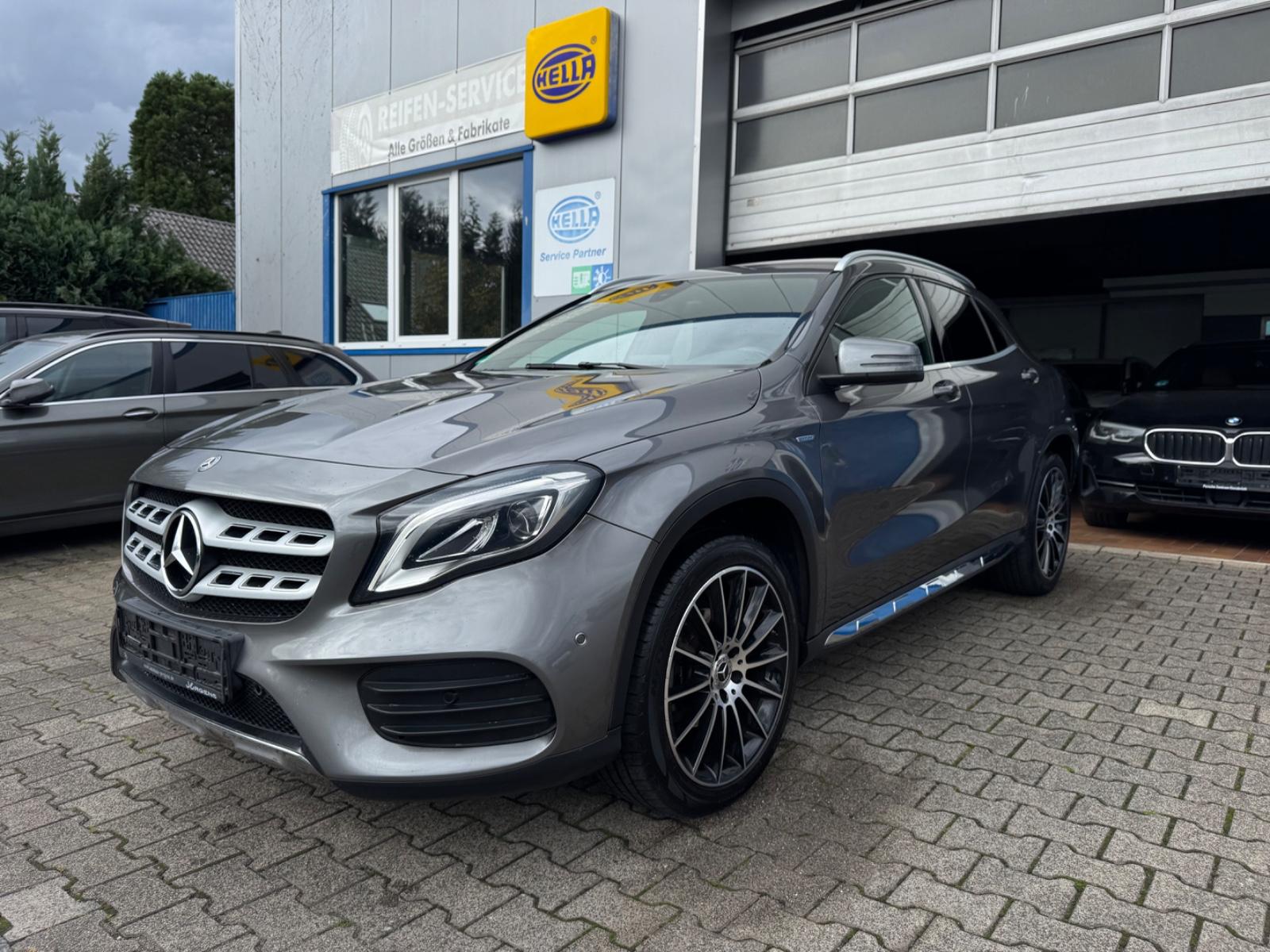 Mercedes-Benz GLA 180 AMG-LINE*EDITION*NAVI*KAMERA*19ZOLL*