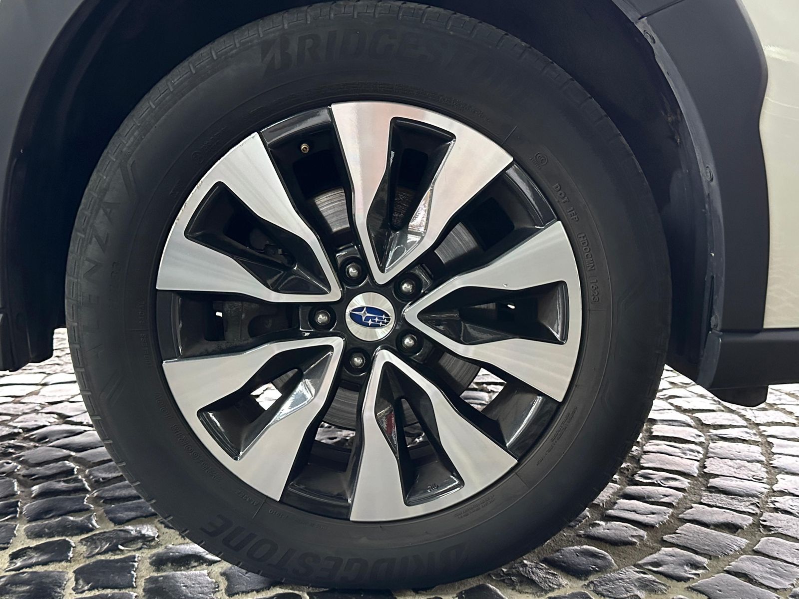 Fahrzeugabbildung Subaru Outback 2.5i Platinum EyeSight LED LEDER PANO TO