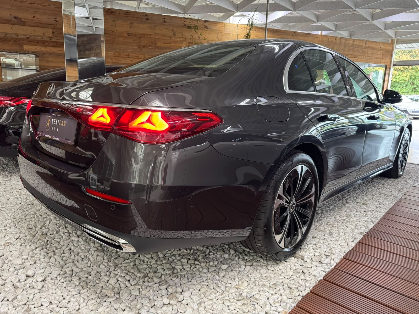 Mercedes-Benz E 300e Avantgarde Spurwechsel 360° foto 4