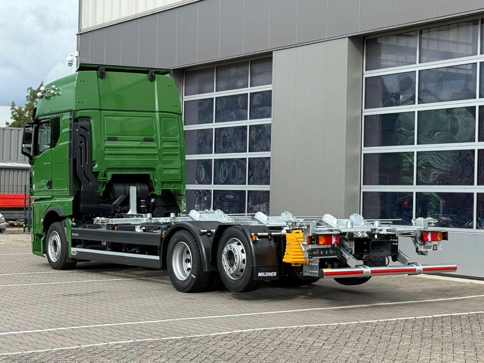 Fahrzeugabbildung MAN TGX 26.520 6x2 LL CH MILDNER MultiFlex