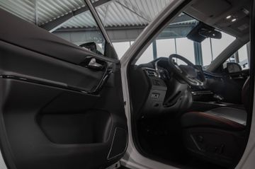 Bild 13 DFSK Andere Forthing 3 Automatic, Pano, Freisprech, USB