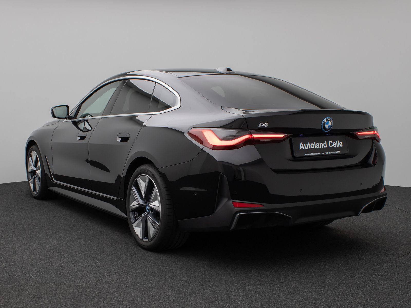 Fahrzeugabbildung BMW i4 eD40 GranCoupé Glasdach Laser 360°AHK Komfort