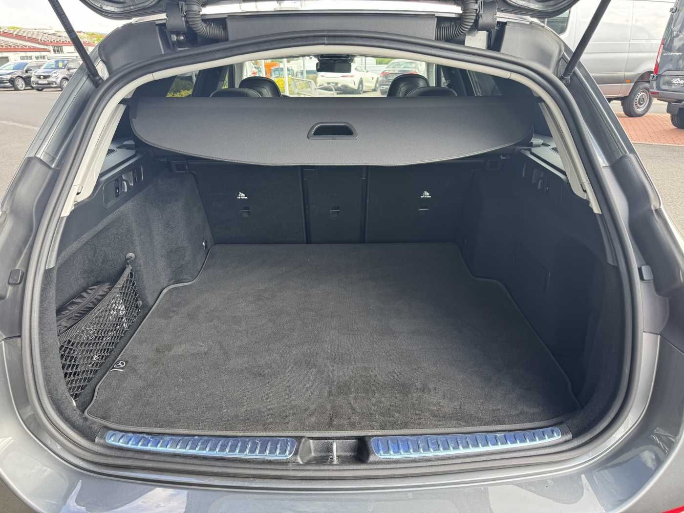 Fahrzeugabbildung Mercedes-Benz C 200 T AMG Pano+AHK+RFK+Memory+Night+ TotW