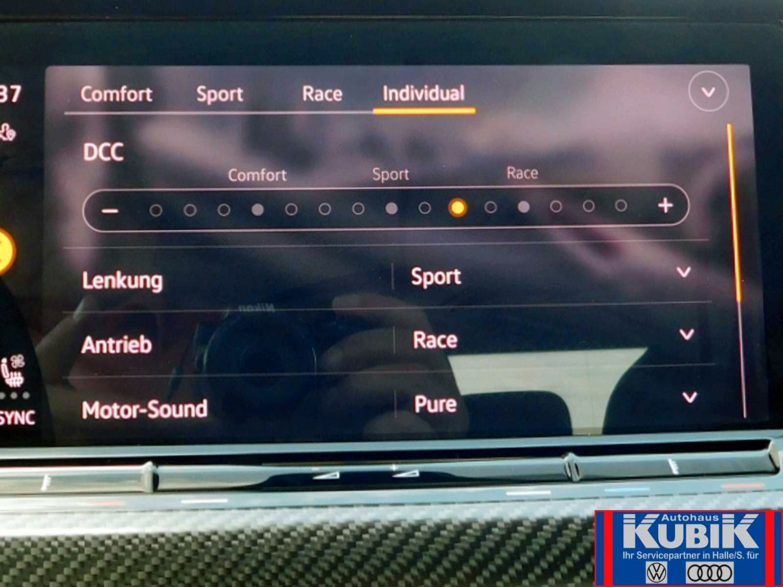 Volkswagen Golf 8 R Performance Black Style 2,0 TSI 4motion foto 12