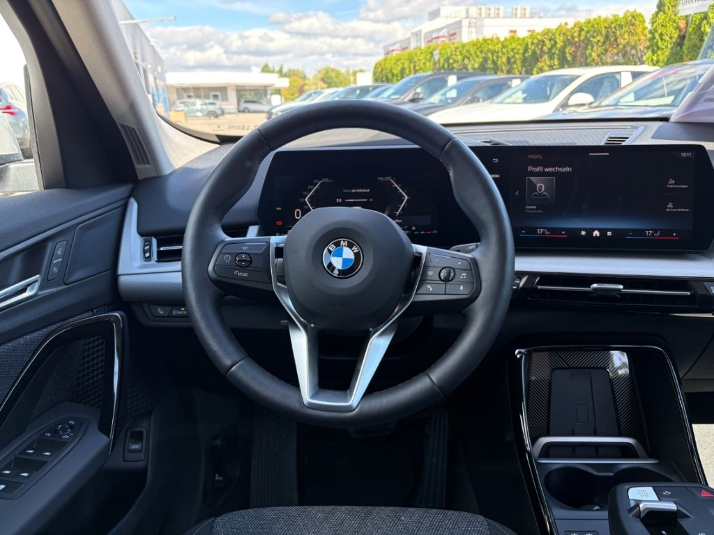 BMW X1 sDrive20i HUD AHK Komf-Zug. Alarm adLED FLA D foto 11