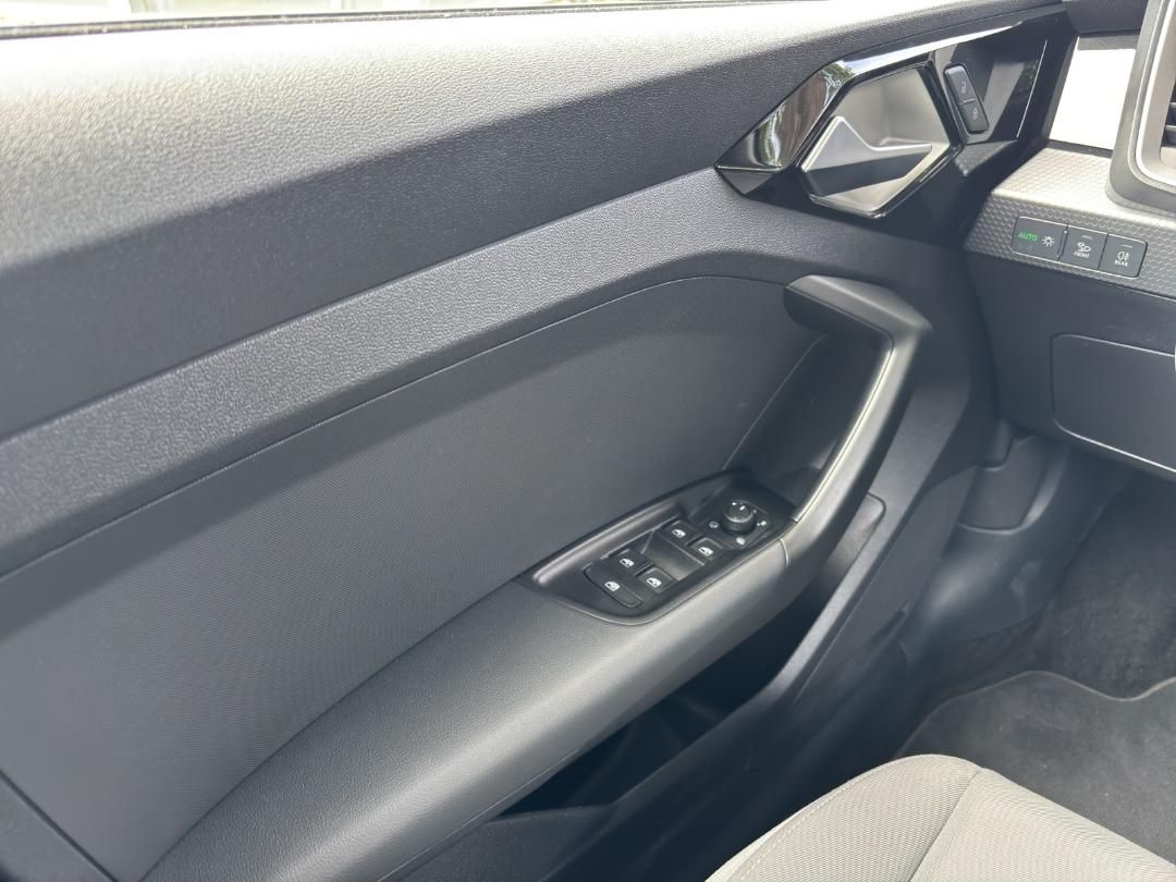 Fahrzeugabbildung Audi A1 allstreet 30 TFSI LED GRA InfotainmentPaket