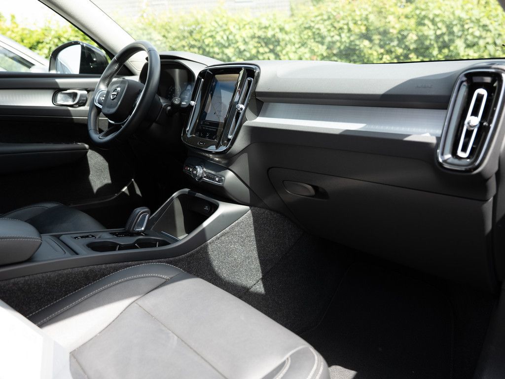 Volvo XC40 B4 Momentum Pro AWD LED W-LAN NAVI KAMERA foto 9