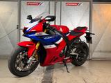 Honda CBR1000RR-R SP Fireblade | Service & Reifen inkl - Honda Motorräder in München