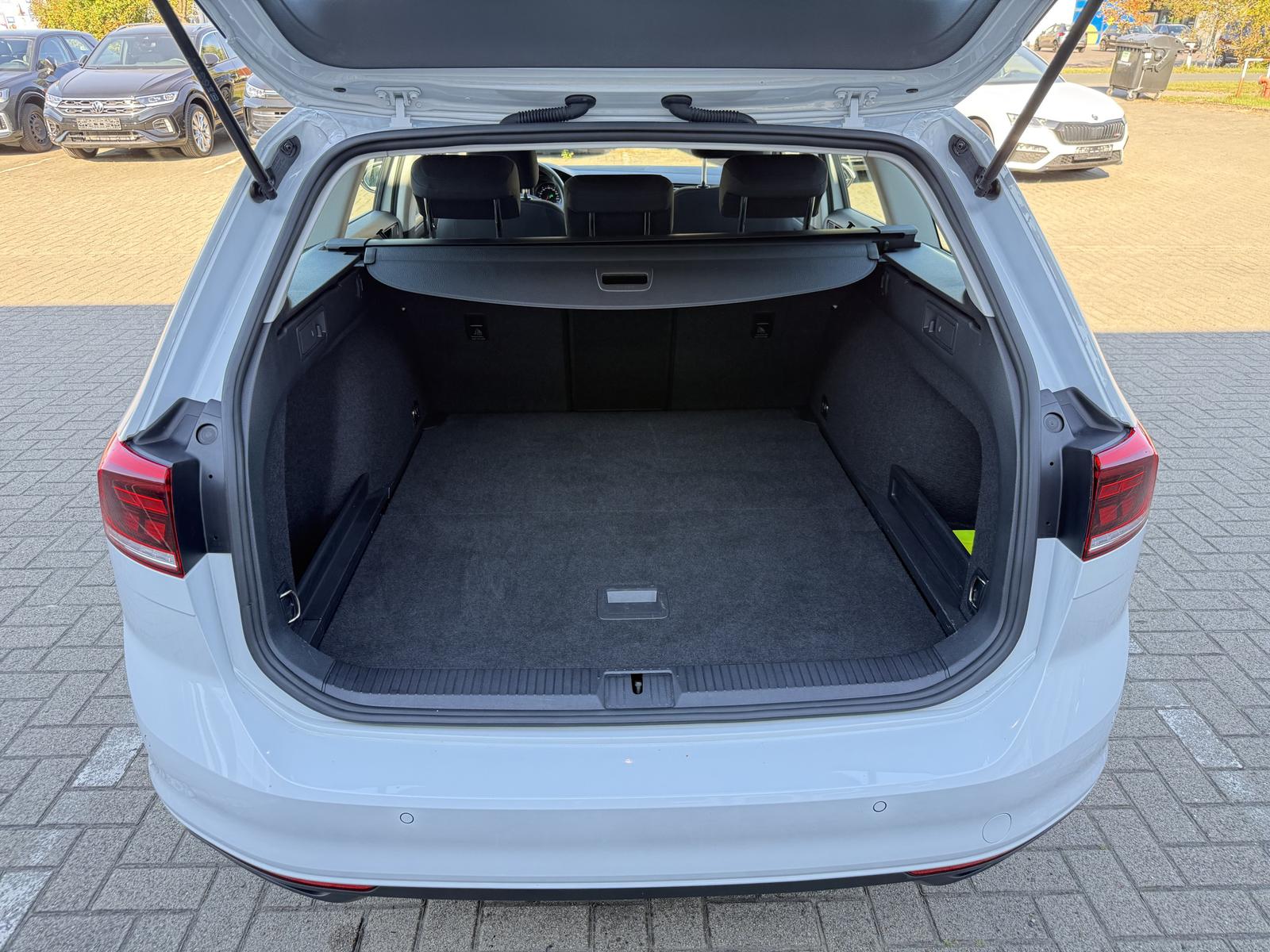 Volkswagen Passat ,R-Kam,Winter,CarPlay,3-Zonen,ACC, миниатюра 10