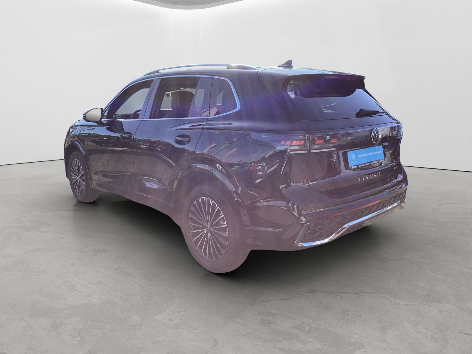 Volkswagen Tiguan 2.0 TDI DSG R-Line IQ.Light ACC HuD Stand foto 3