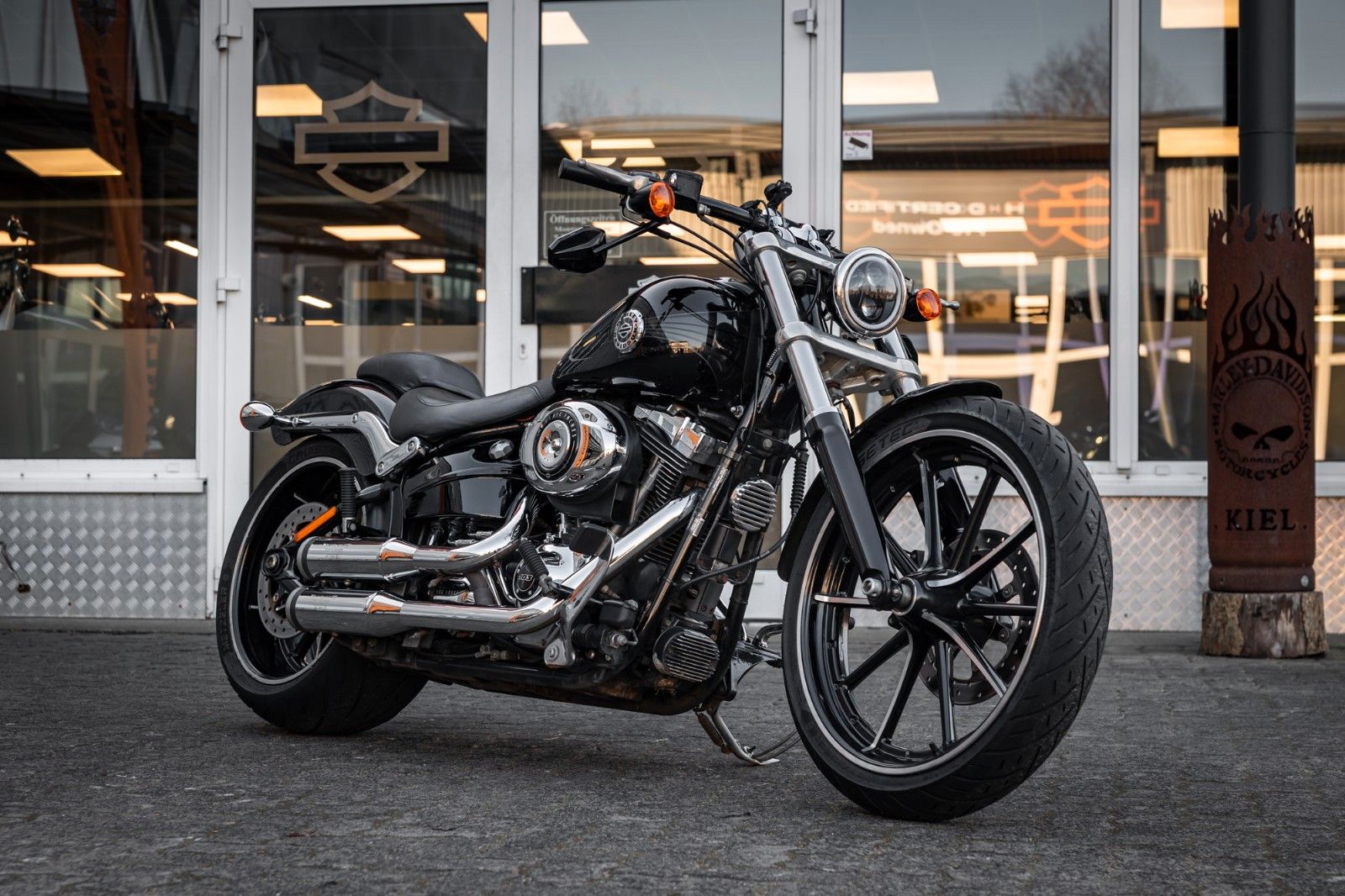 Fahrzeugabbildung Harley-Davidson Breakout 103 FXSB- Kesstech -