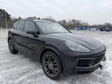 Porsche Cayenne 3.0 V6 Tiptronic*SportChrono *Pano*Voll - Porsche Cayenne Gebrauchtwagen in Berlin