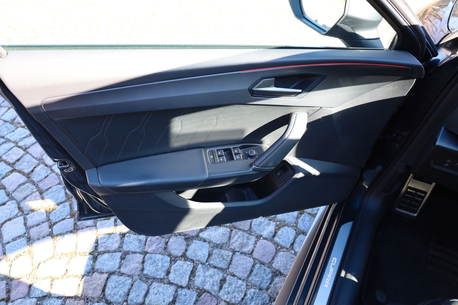 Fahrzeugabbildung CUPRA Leon Sportstourer 1,4TSI e-Hybrid *SHZ *Full-Li
