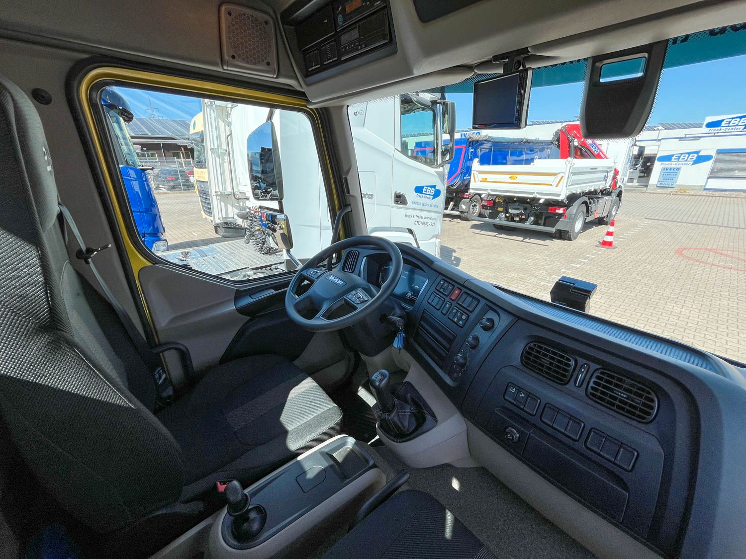 Fahrzeugabbildung DAF XB 230 7,5t Meiller Kipper