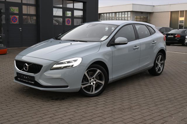 Volvo V40 D2  Kinetic *TEMPO*NAV*LED*RFK*CD*