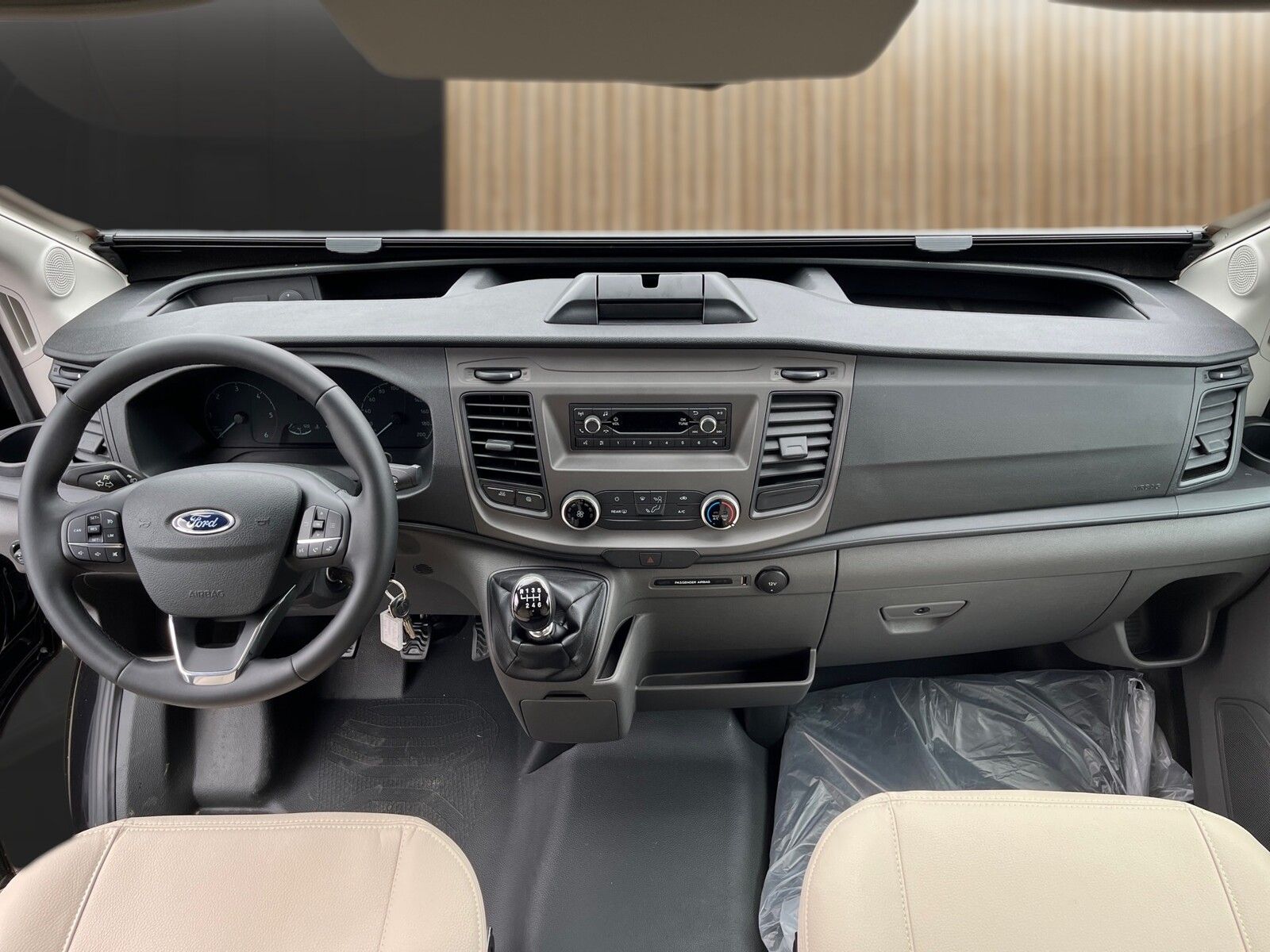 Fahrzeugabbildung Karmann Dexter 4x4 DE 570 AW Klima, RFK, El. Trittstufe