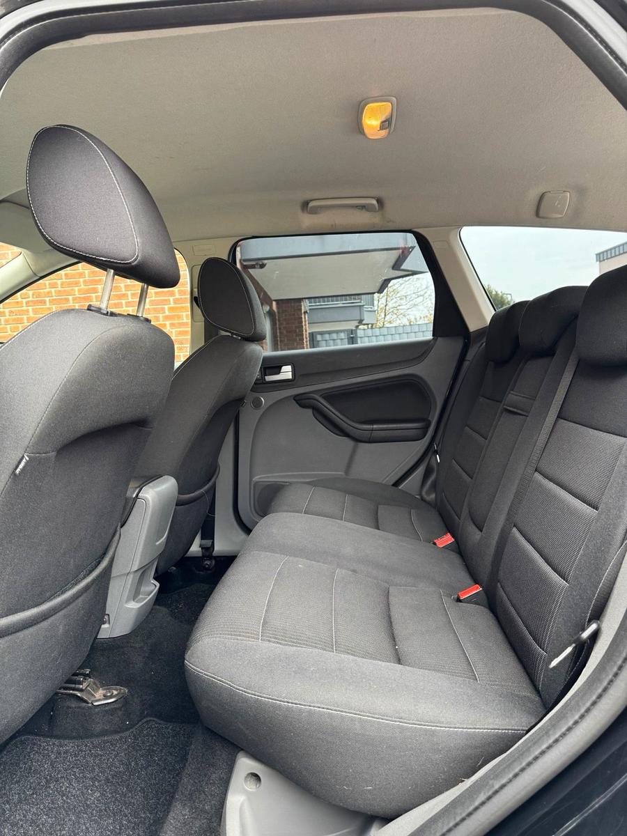 Ford Focus 2009 — photo 10