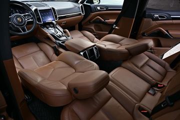 Porsche Cayenne - 9