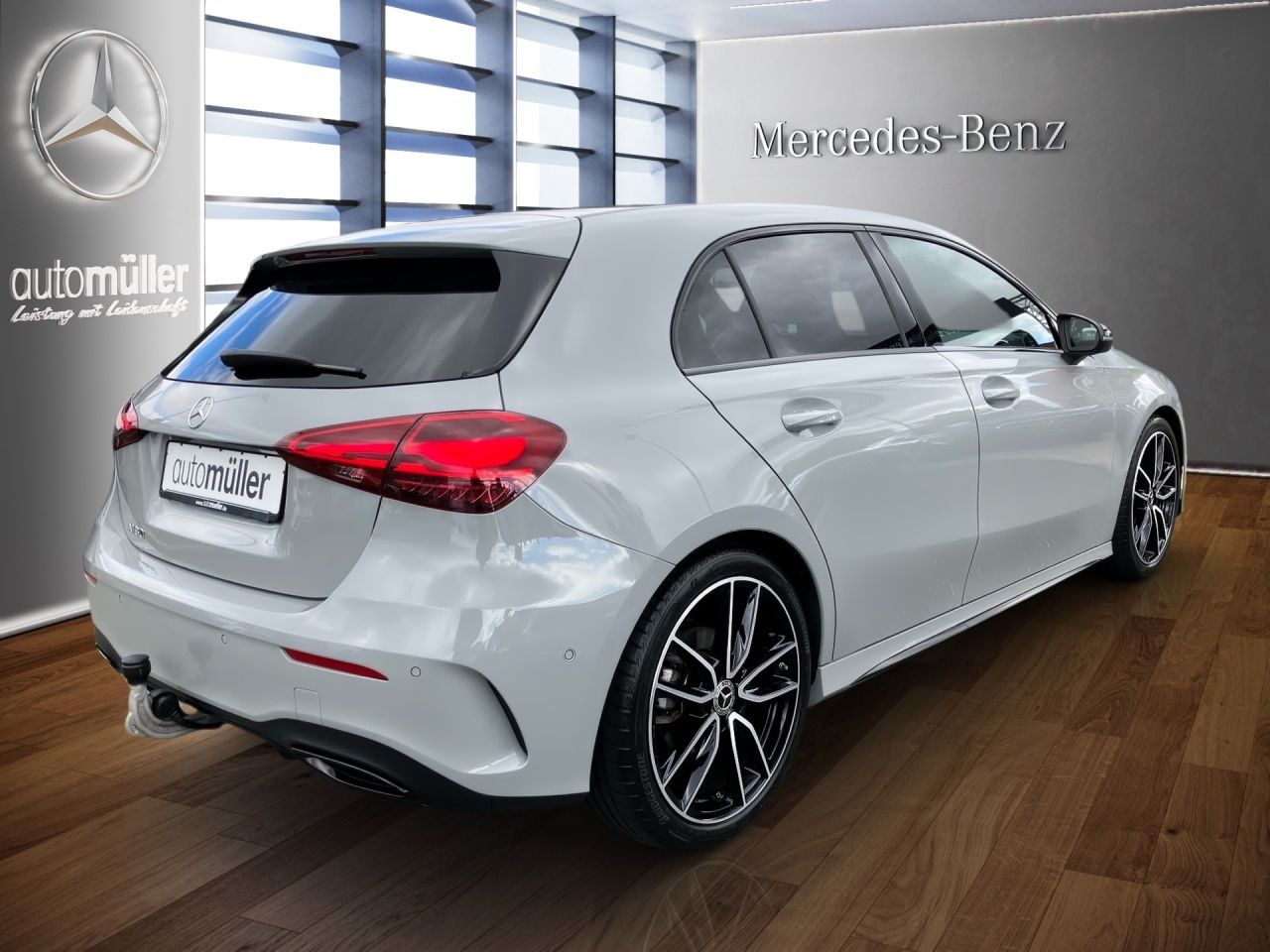 Fahrzeugabbildung Mercedes-Benz A 180 AMG AHK Night Distronic LED WinterP Kamera