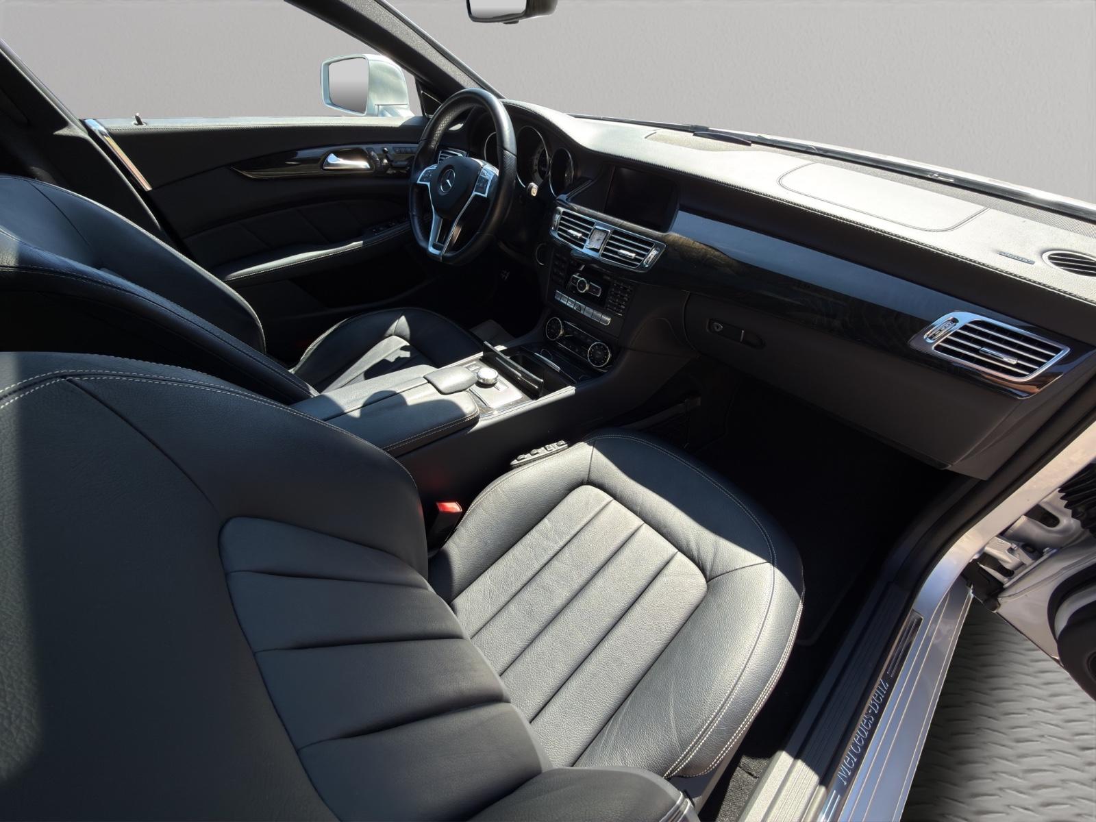Mercedes CLS 350 Shooting Brake V6 306 ch • AMG • Harman Kardon • Toit ouvrant • Distronic