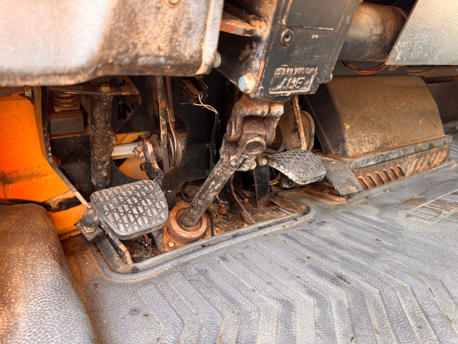Fahrzeugabbildung Unimog U300 4x4 Vario-Pilot Klima