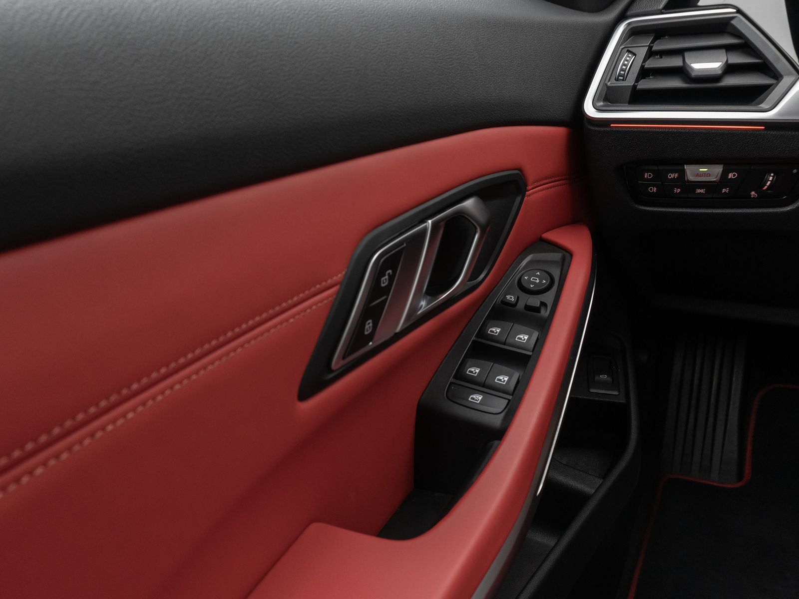 Fahrzeugabbildung BMW 330i xD SportLine Laser DAB HiFi PDC AHK Komfort