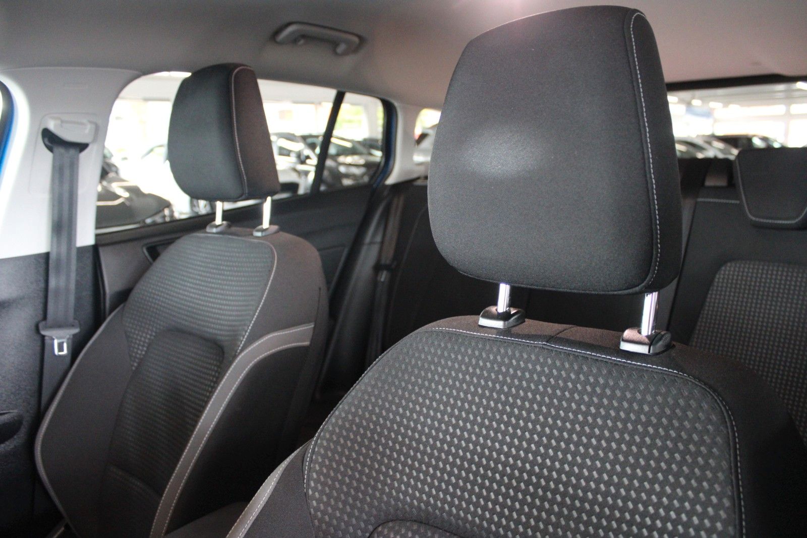 Fahrzeugabbildung Ford Focus Cool & Connect Aut. LED CAM PDC WinterPak.