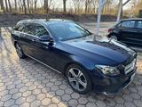 Mercedes-Benz E-220d*Allrad*LED*Navi*AHK*Autonom*gepflegt! - Mercedes-Benz E 220 mit Diesel-Antrieb: Blau