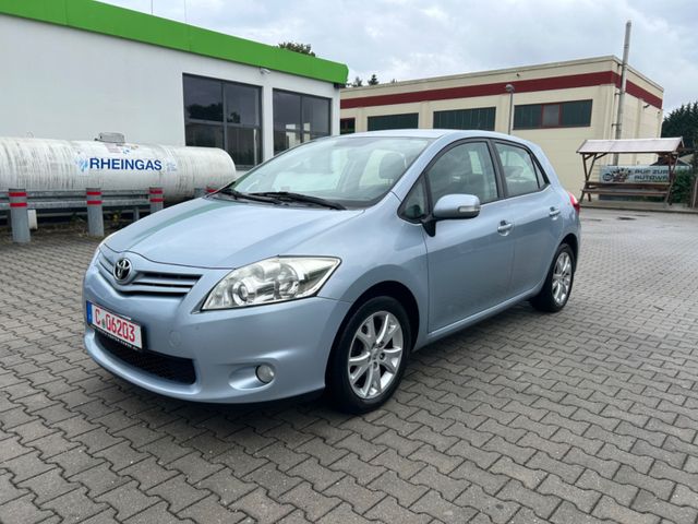 Toyota Auris Life