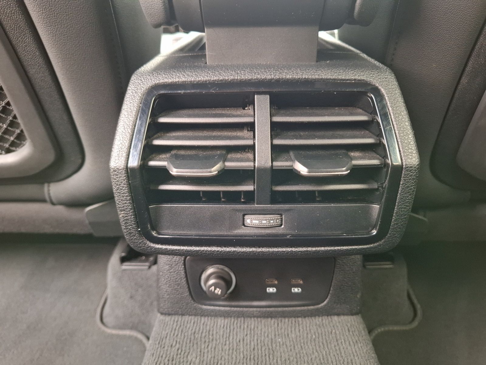 Fahrzeugabbildung Audi Q3 40 TDI quattro S-line S-tronic LED AHK Navi A