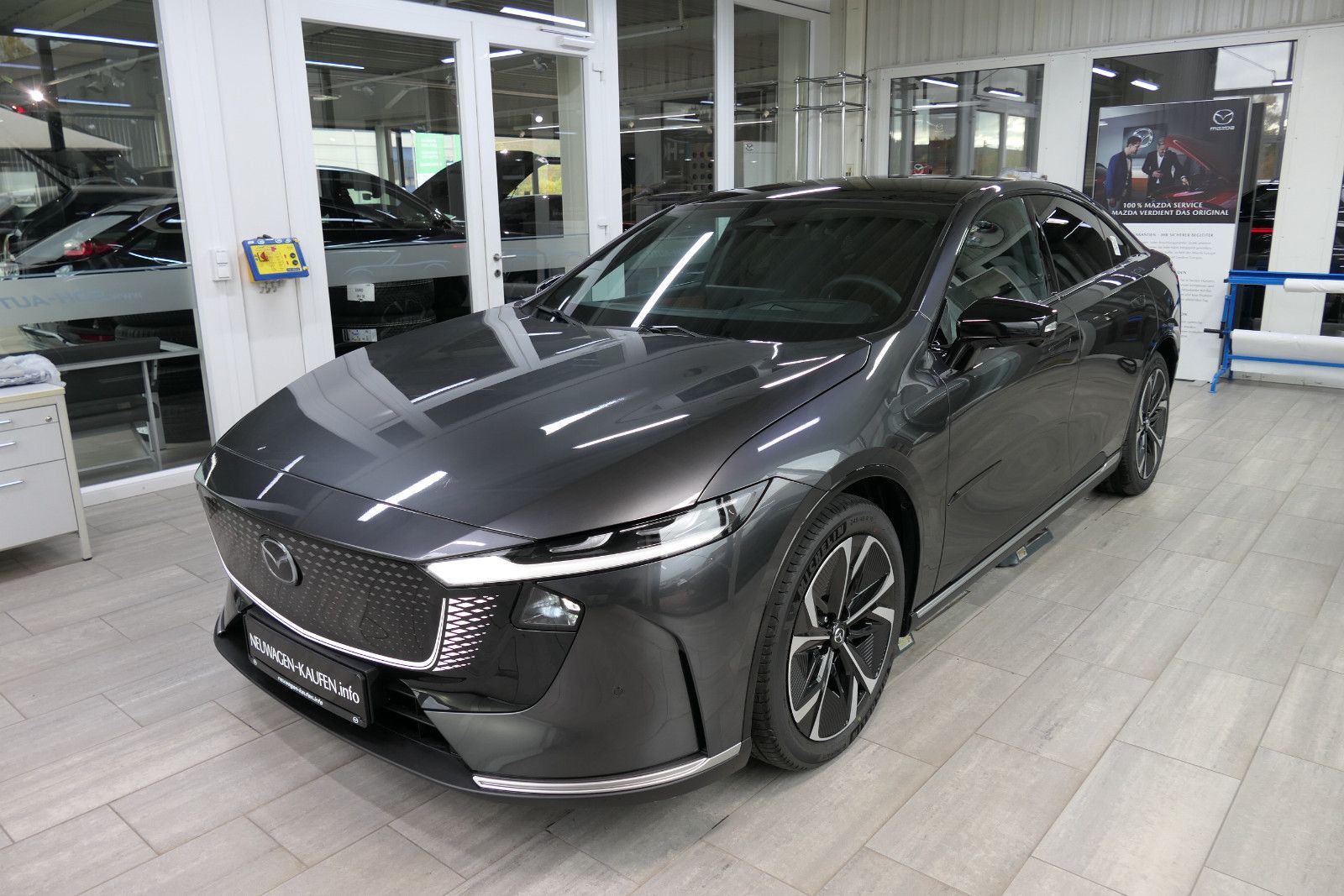 Mazda 6e EV Elektro 258 Takumi > Machine Gray imagem 2