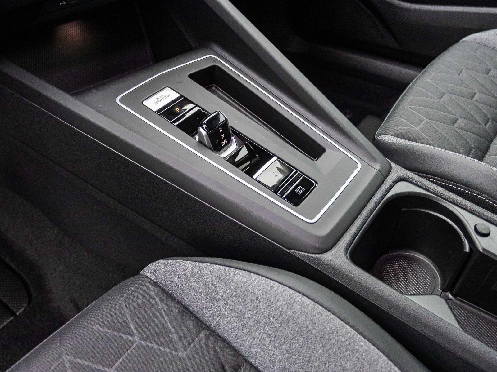 Volkswagen Golf VIII Life 1.5 eTSI DSG Navi LED ACC CarPlay, миниатюра 11