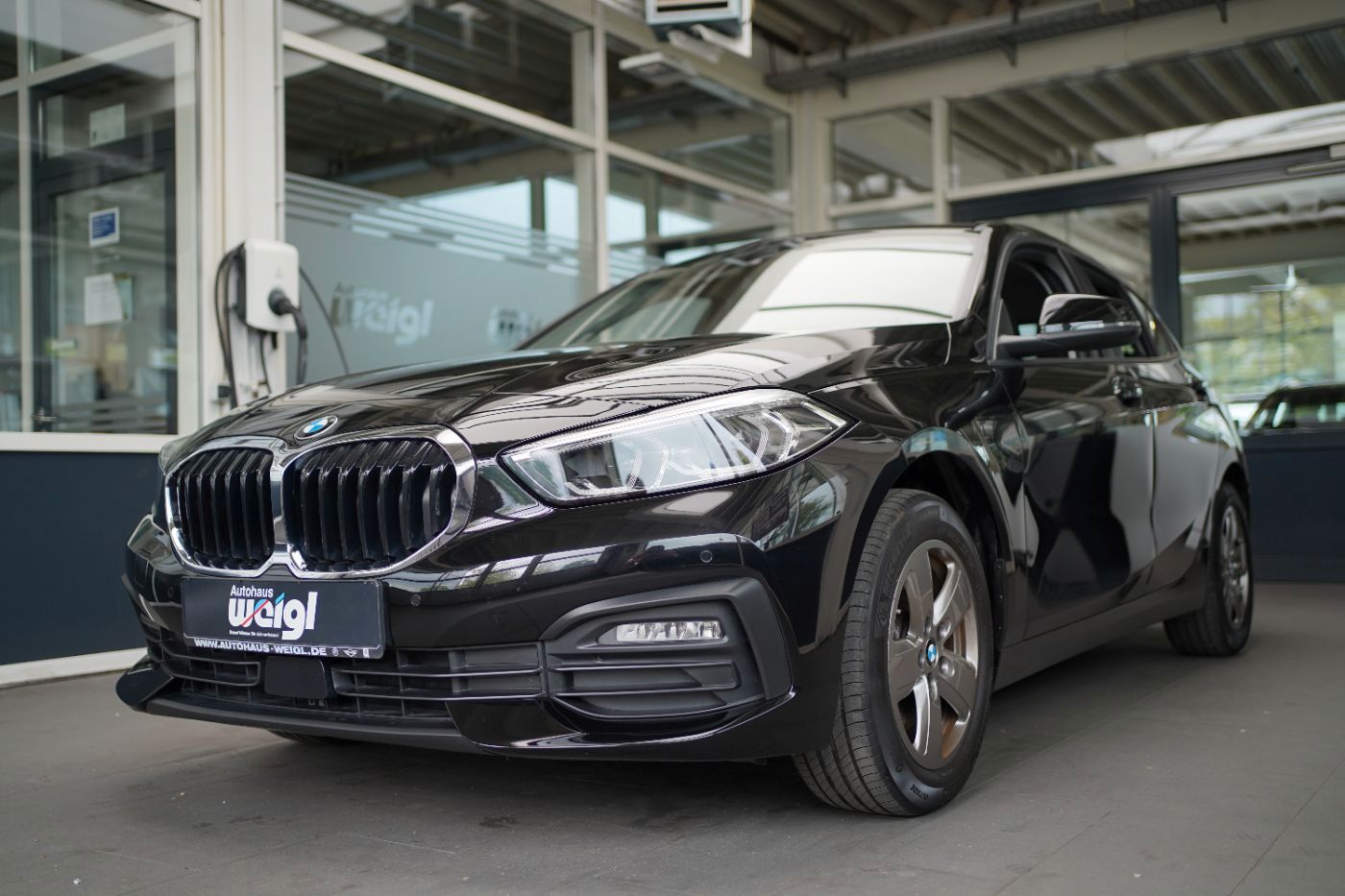 Fahrzeugabbildung BMW 118i Advantage +LED+PDC+LMR+Sport-Lederlenkrad+