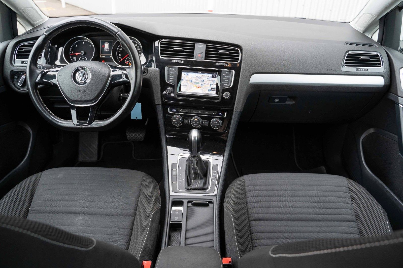 Fahrzeugabbildung Volkswagen GOLF VII VARIANT 2.0 TDI CUP XENON DSG