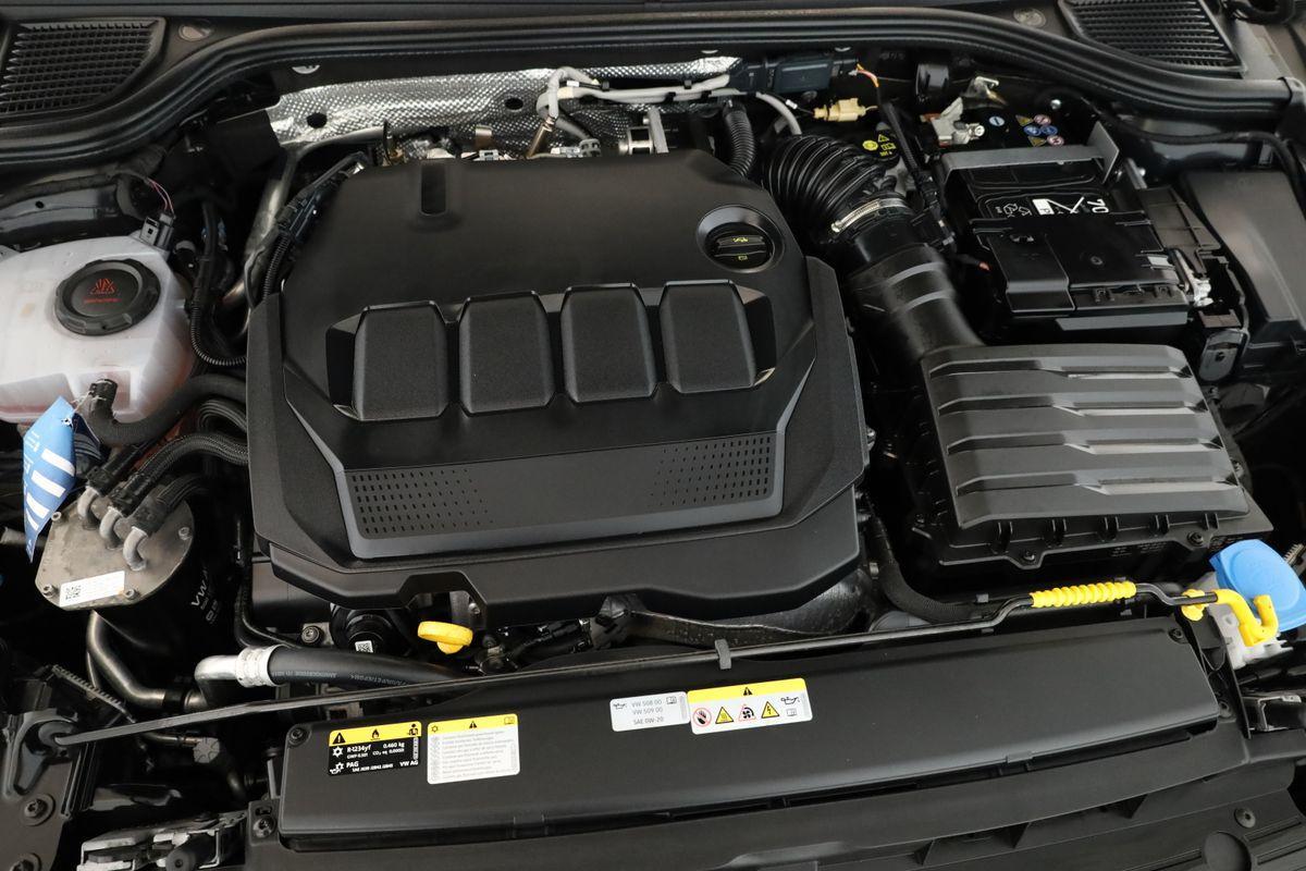 Volkswagen Golf 2.0 TDI DSG Life LED Digi App SHZ ACC Kam, миниатюра 8