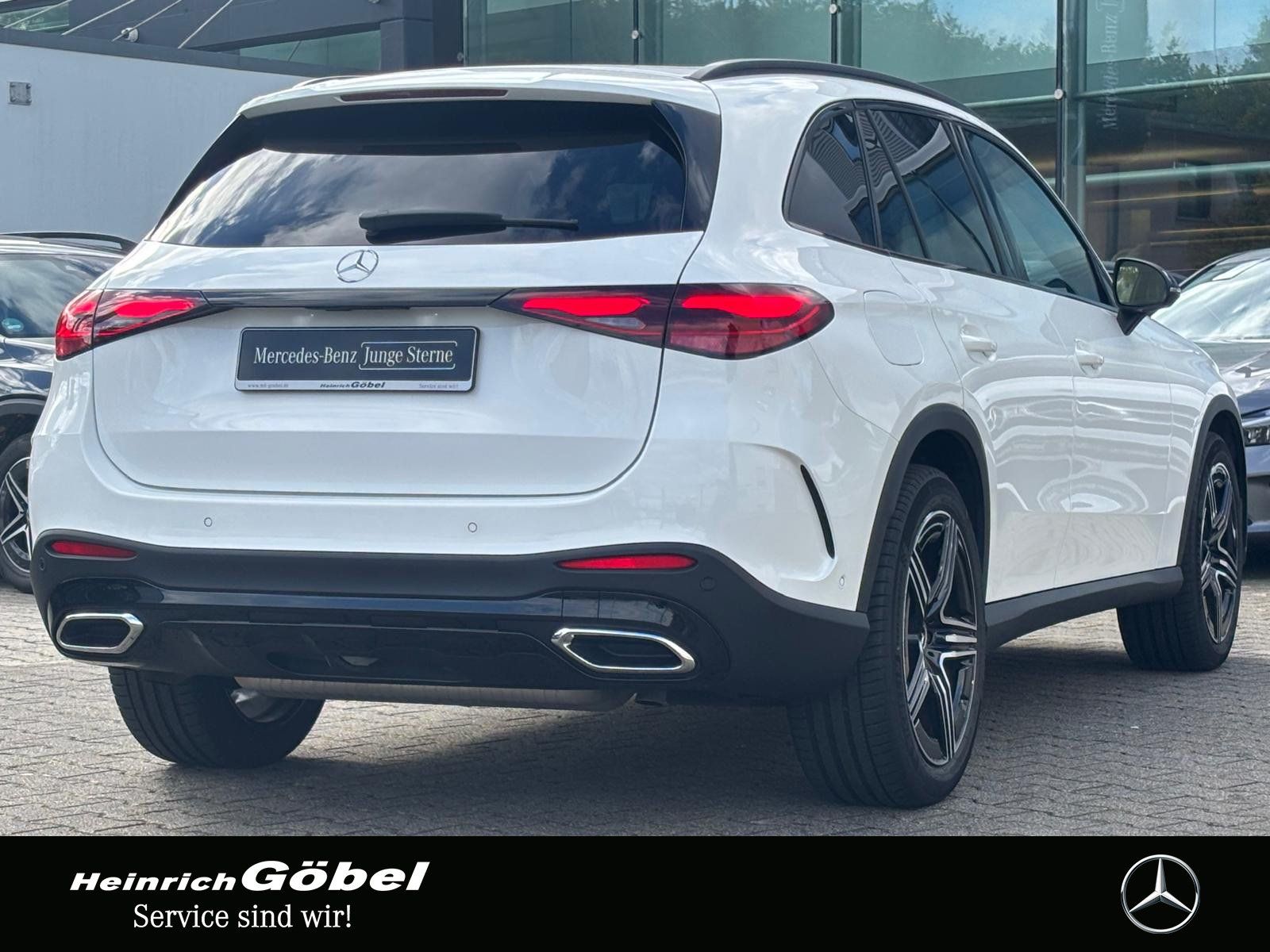 Fahrzeugabbildung Mercedes-Benz GLC 200 4M AMG*AHK*WINTER-PAKET*AMBIENTEBEL*