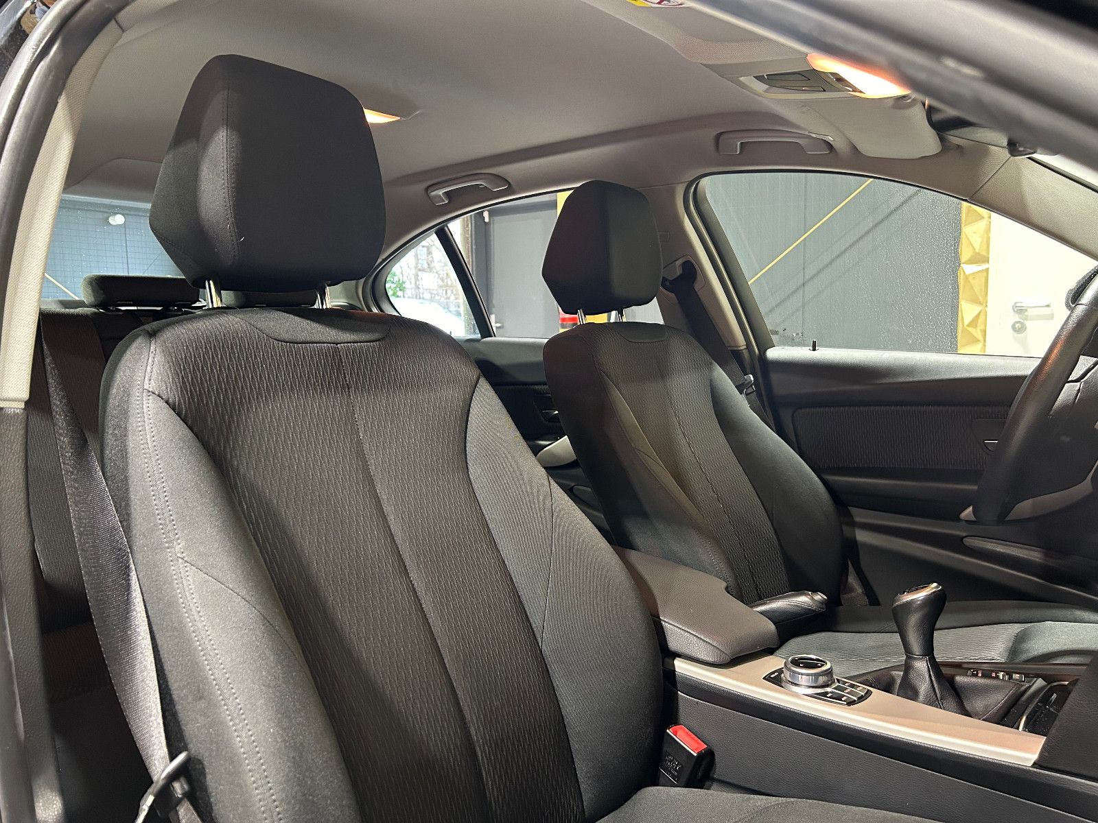 Fahrzeugabbildung BMW 318 d Advantage/NAVI7TEMPOMAT/SHZ/PDC/KLIMA