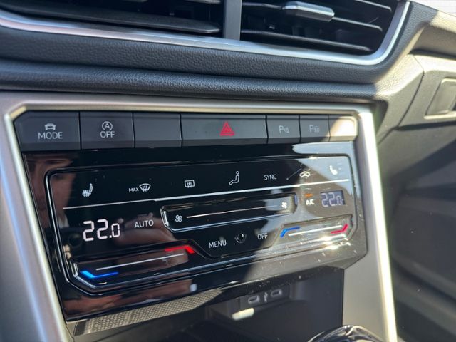 Fahrzeugabbildung Volkswagen T-Roc MOVE 1.5 TSI DSG - Matrix*RFK*18"!!!