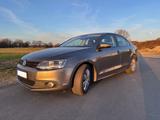 Volkswagen Jetta 1.2 TSI Comfortline BlueMotion - graue Volkswagen Jetta