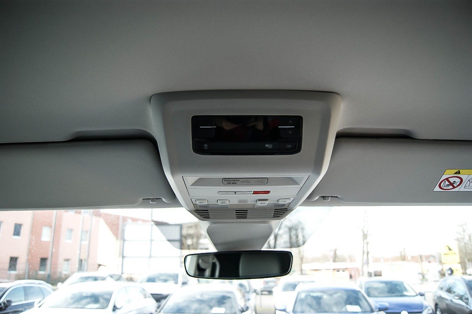 Fahrzeugabbildung Volkswagen T6.1 Caravelle 20TDI NEUWERTIG GARANTIE bis 2028