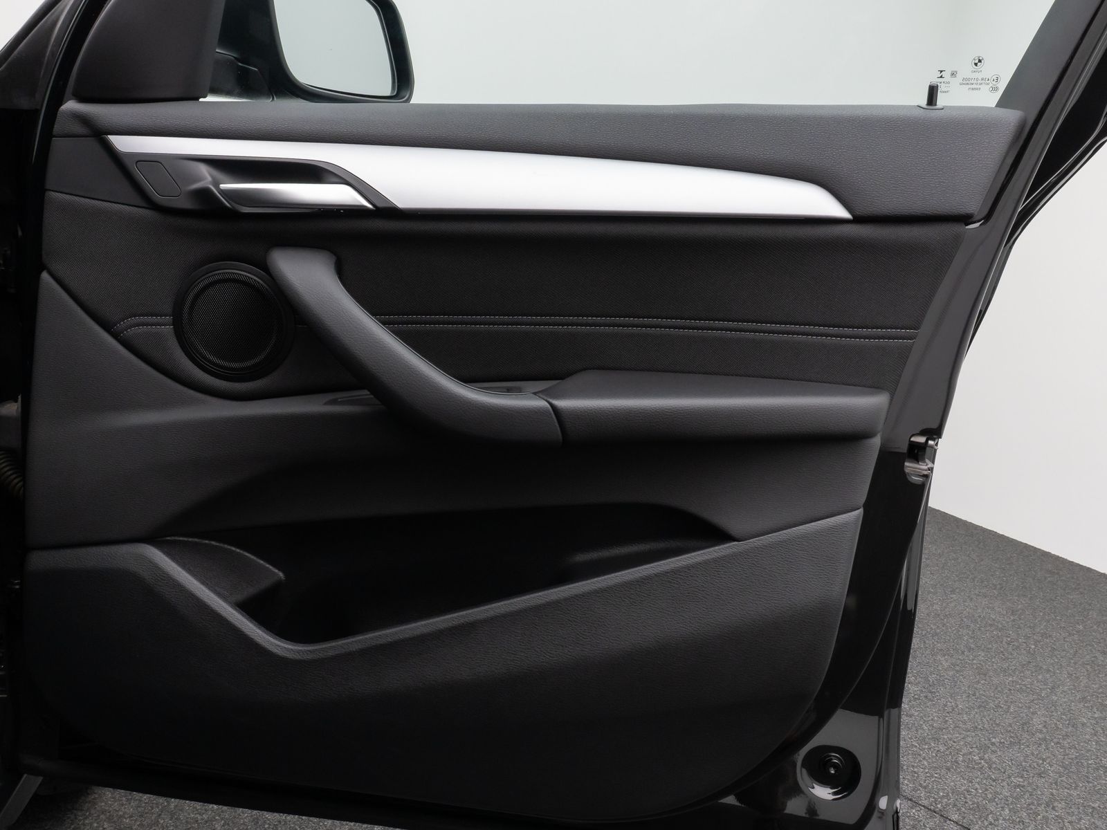 Fahrzeugabbildung BMW X1 sD18i Parkassistent DAB Sportsitz LED 18Zoll